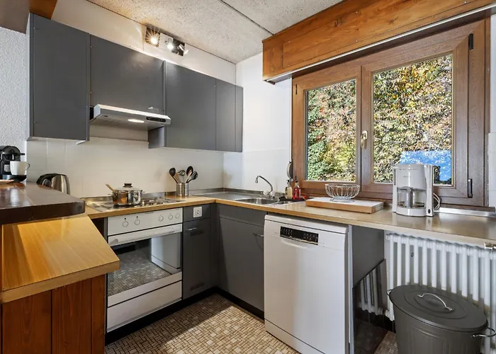 Lisiere-sud A 17 By Interhome * 克莱恩 蒙塔纳