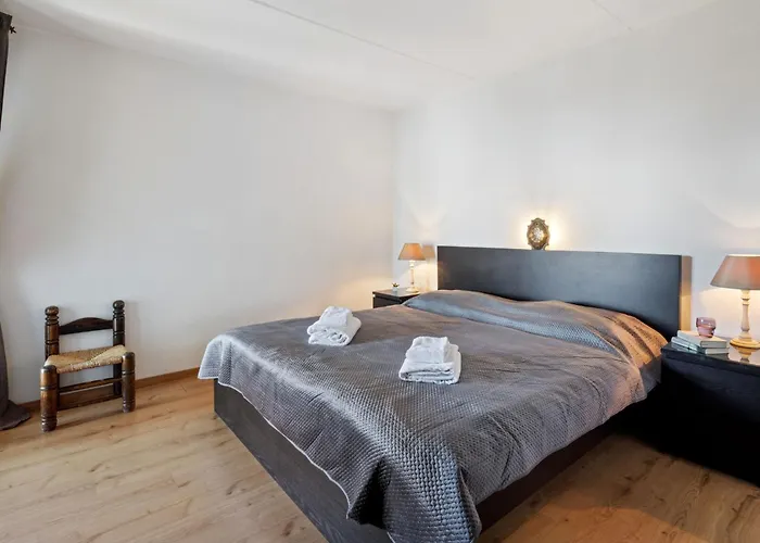 Lisiere-sud A 17 By Interhome Lejlighed